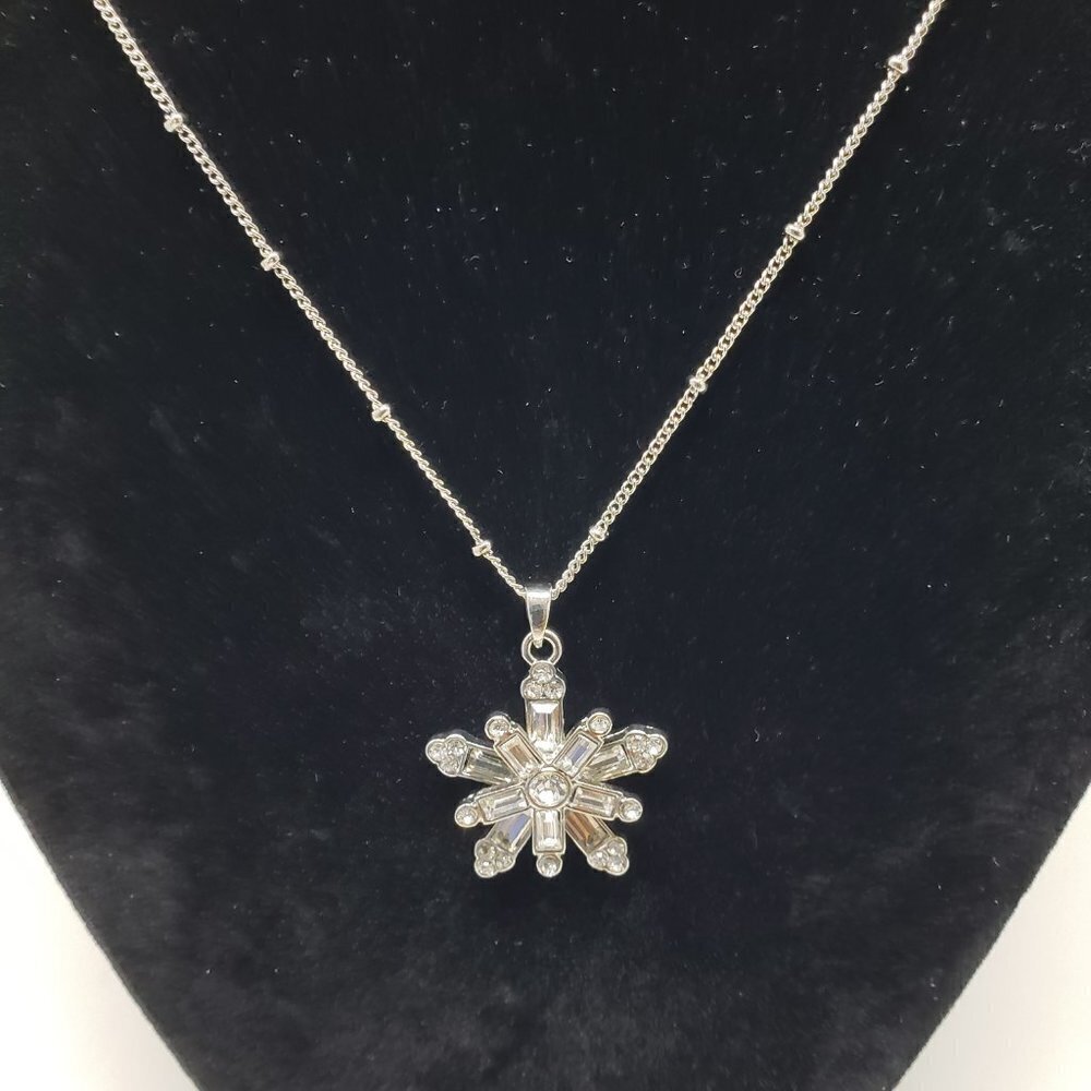 AVENUE Silver-tone Sparkling Crystals Snowflakes Pendant Necklace with Earrings - Picture 6 of 13